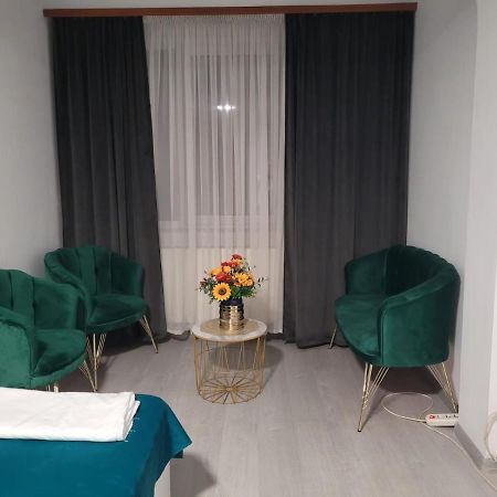 Zenlux Hotel Iasi Bagian luar foto