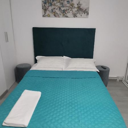 Zenlux Hotel Iasi Bagian luar foto
