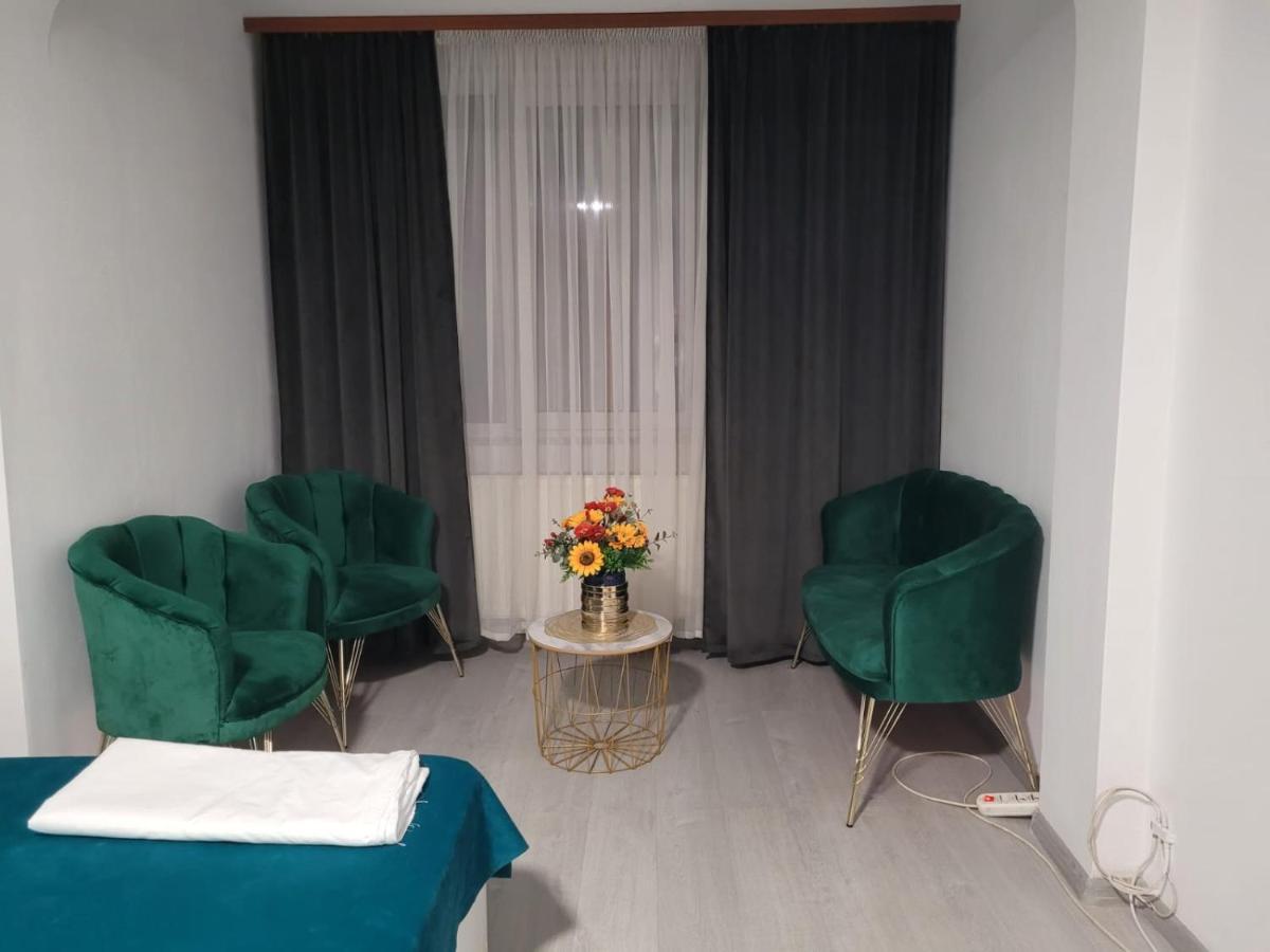 Zenlux Hotel Iasi Bagian luar foto