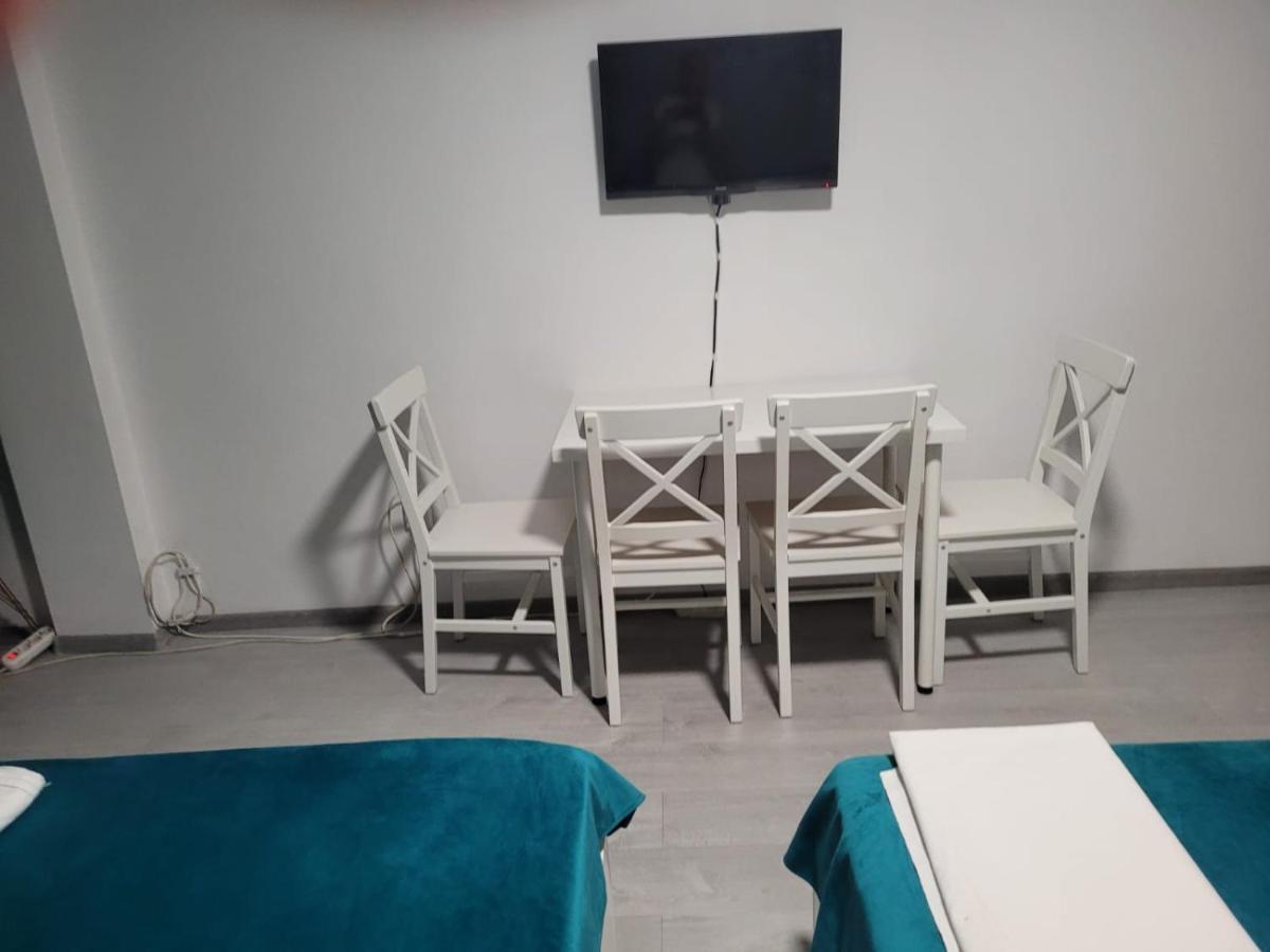 Zenlux Hotel Iasi Bagian luar foto