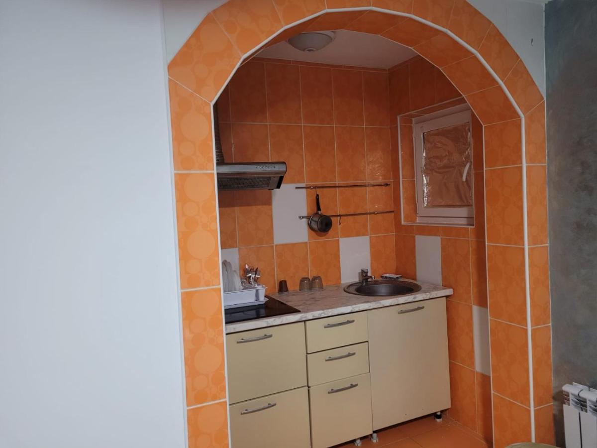 Zenlux Hotel Iasi Bagian luar foto